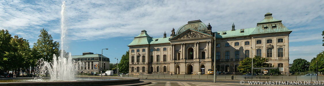 Dresden, Panorama Palaisplatz mit Japanischem Palais